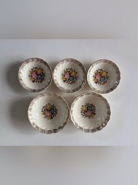Set of 5 Vintage Johnson Bros England Floral Berry Dessert Bowls 22K Gold Trim